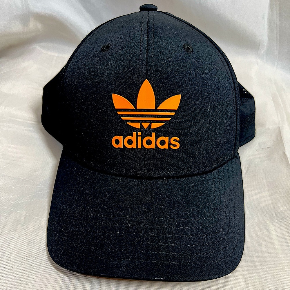 ADIDAS hat fully adjustable